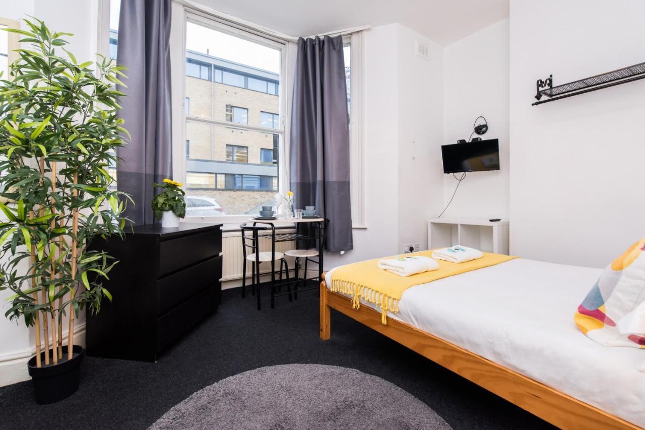 Ody Hammersmith Studios London Bilik gambar